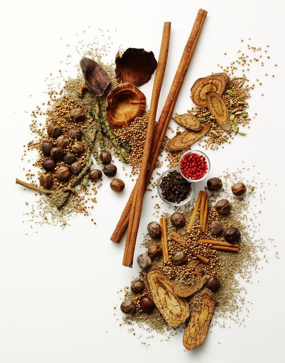 Pienas ir Prieskoniai: Aromato Pagerinimas Prieskoniams